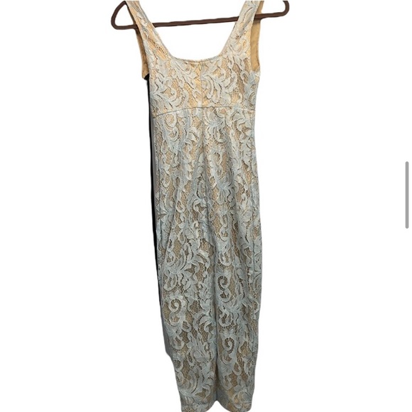 ✨NWT Dusty Blue Lace Dress✨ - Picture 4 of 5